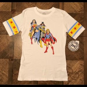 DC women superheros T-shirt